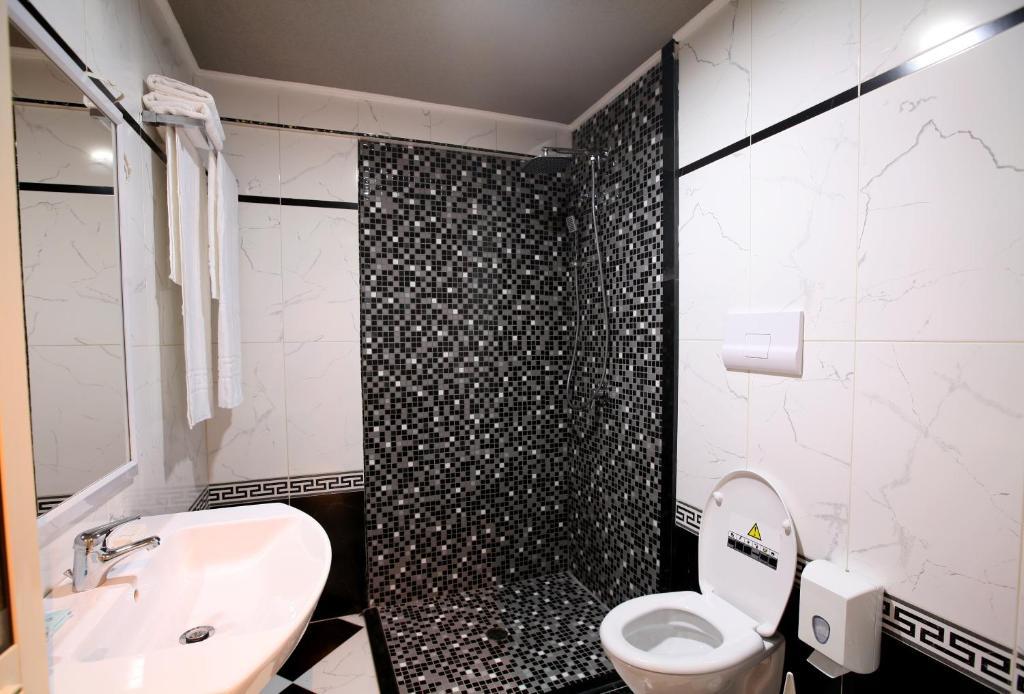 Hotel Kastria Tiranë Ngoại thất bức ảnh