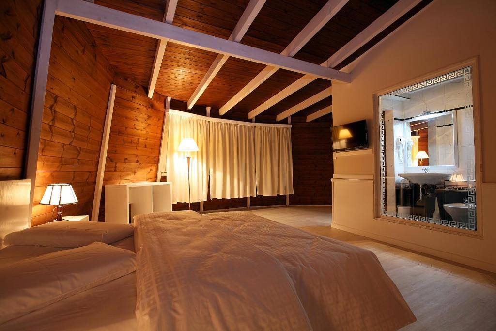 Hotel Kastria Tiranë Ngoại thất bức ảnh
