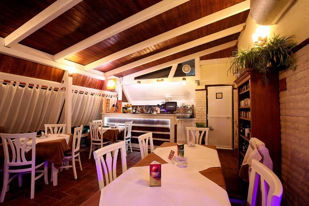 Hotel Kastria Tiranë Ngoại thất bức ảnh
