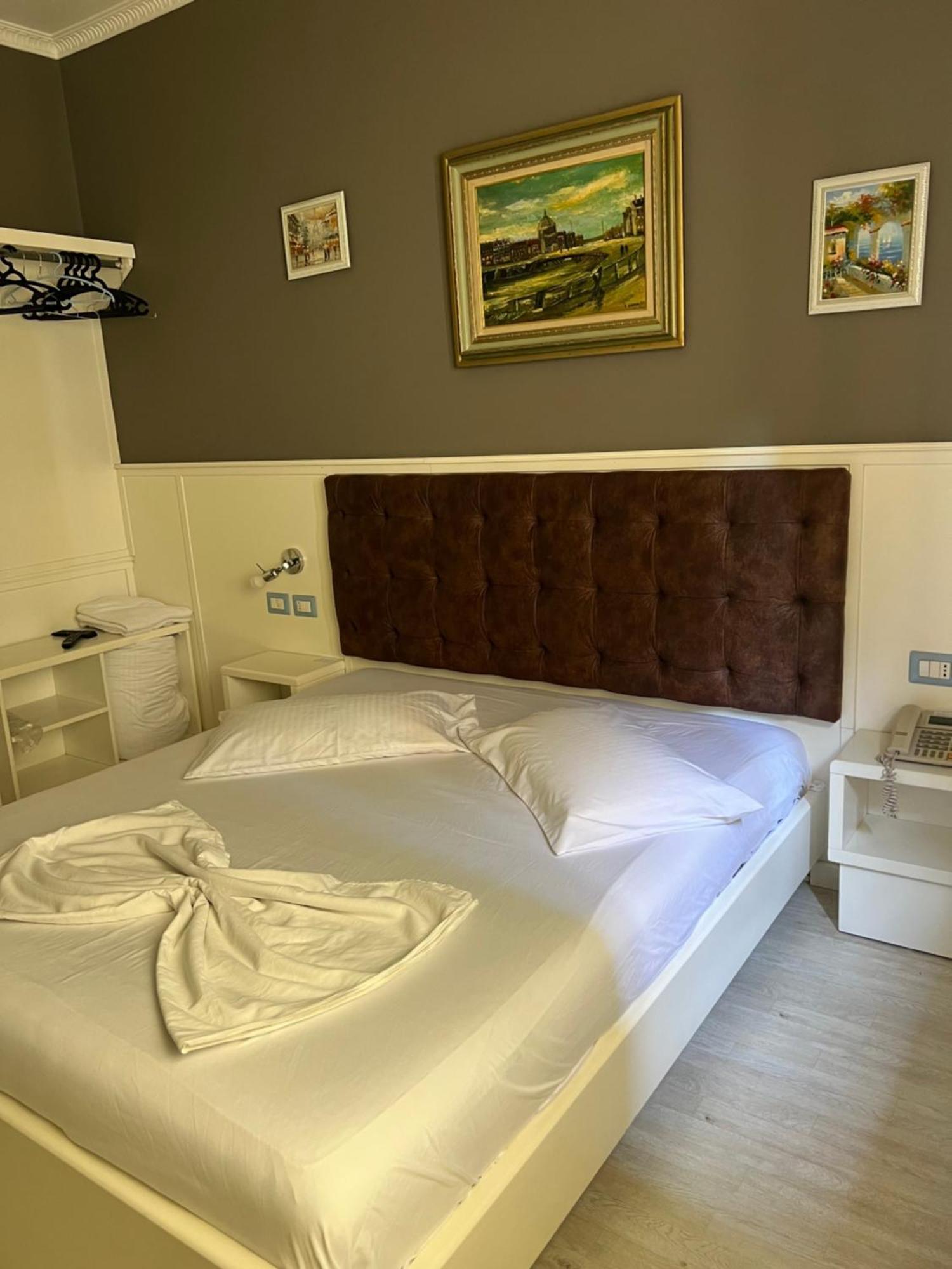 Hotel Kastria Tiranë Ngoại thất bức ảnh