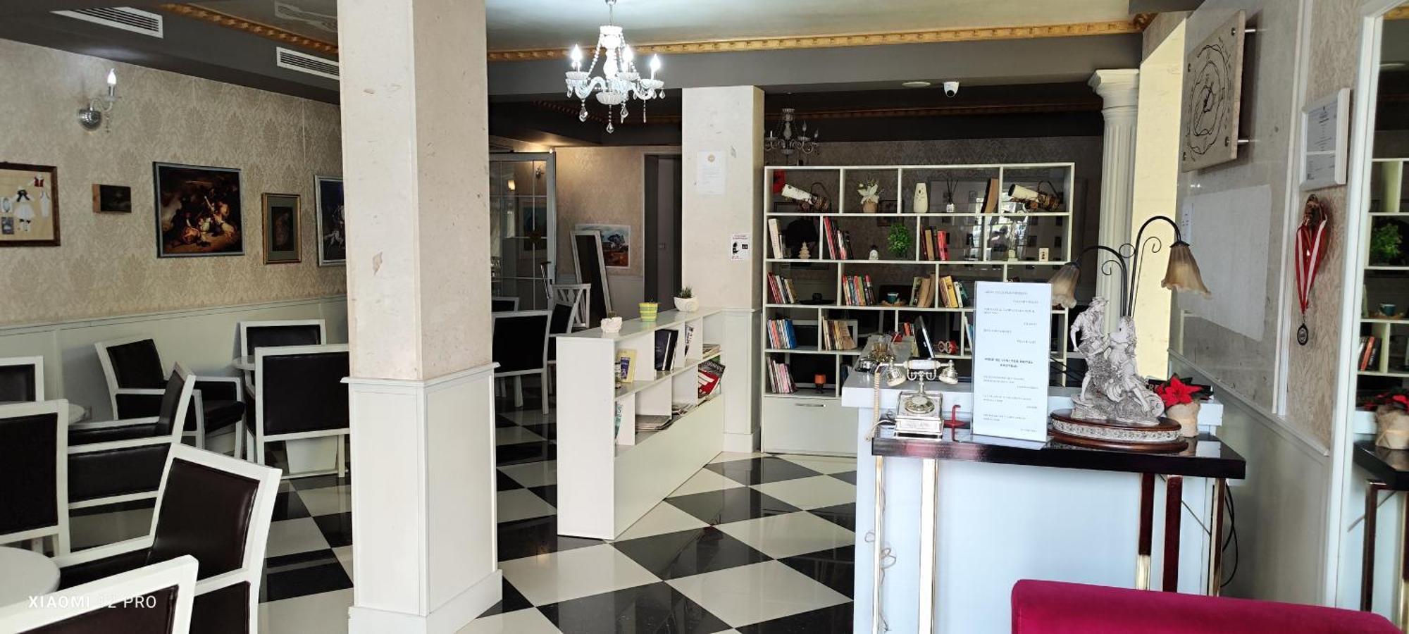 Hotel Kastria Tiranë Ngoại thất bức ảnh