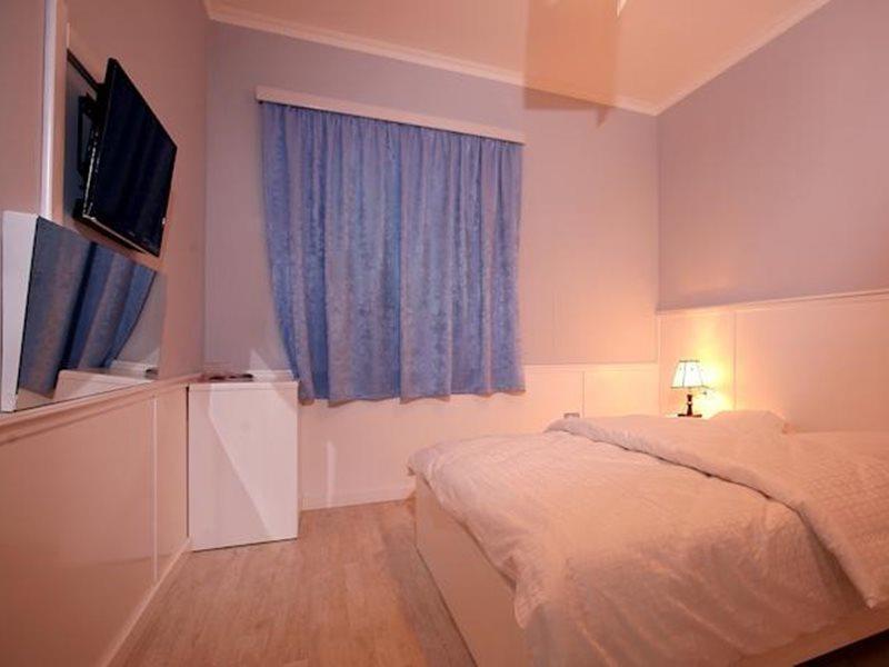 Hotel Kastria Tiranë Ngoại thất bức ảnh