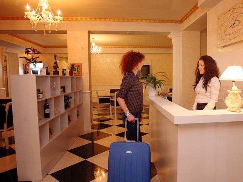 Hotel Kastria Tiranë Ngoại thất bức ảnh