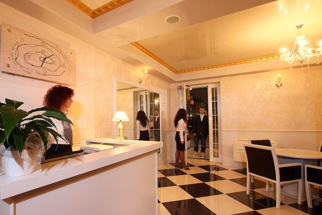 Hotel Kastria Tiranë Ngoại thất bức ảnh